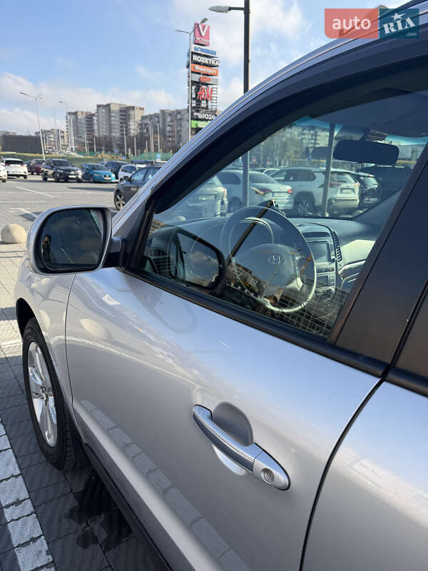 Внедорожник / Кроссовер Hyundai Santa FE 2012 в Львове