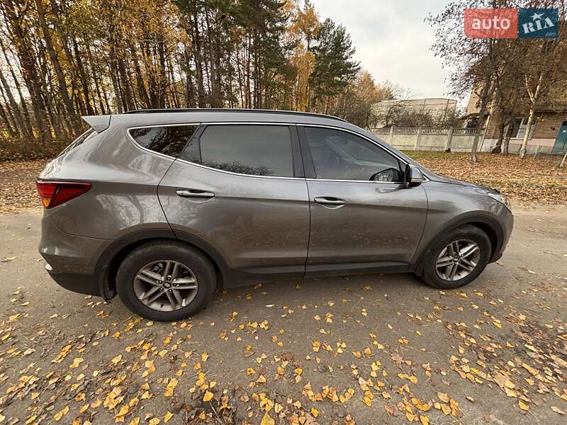 Внедорожник / Кроссовер Hyundai Santa FE 2016 в Киеве