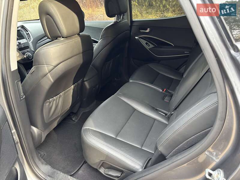 Внедорожник / Кроссовер Hyundai Santa FE 2016 в Киеве