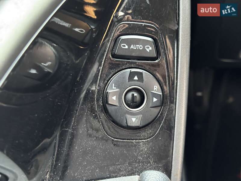 Внедорожник / Кроссовер Hyundai Santa FE 2016 в Киеве