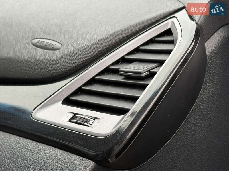 Позашляховик / Кросовер Hyundai Santa FE 2014 в Рівному