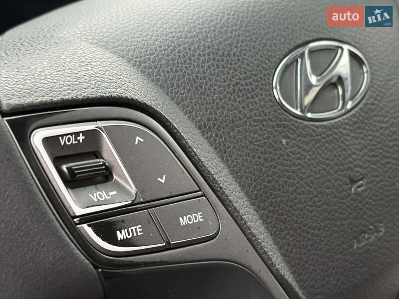 Позашляховик / Кросовер Hyundai Santa FE 2014 в Рівному