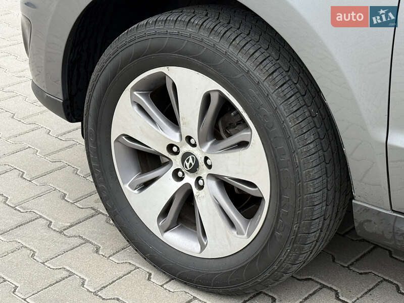 Внедорожник / Кроссовер Hyundai Santa FE 2012 в Ровно