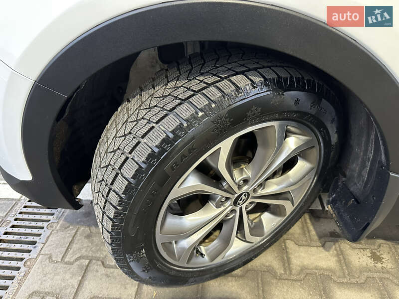 Внедорожник / Кроссовер Hyundai Santa FE 2014 в Фастове