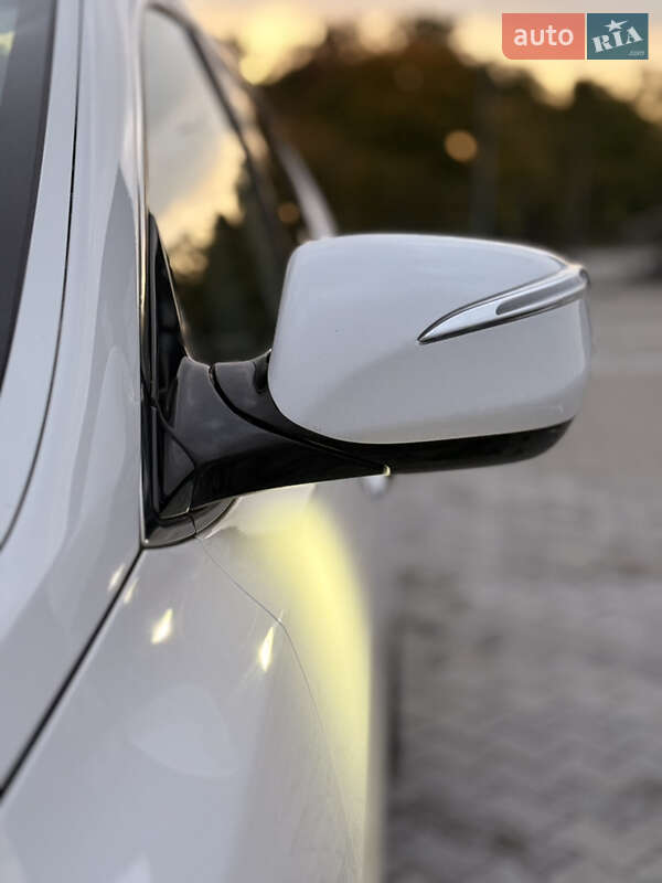 Внедорожник / Кроссовер Hyundai Santa FE 2013 в Дубно