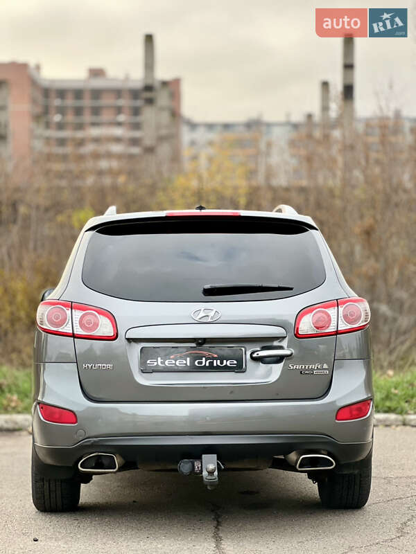Внедорожник / Кроссовер Hyundai Santa FE 2011 в Николаеве