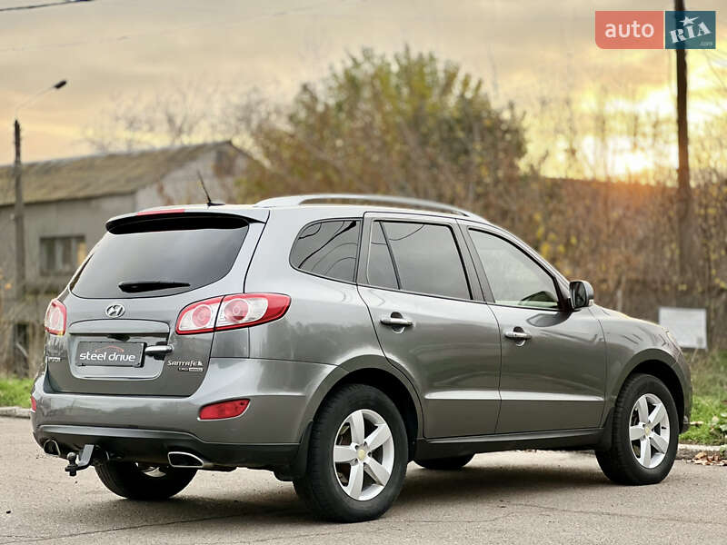 Внедорожник / Кроссовер Hyundai Santa FE 2011 в Николаеве