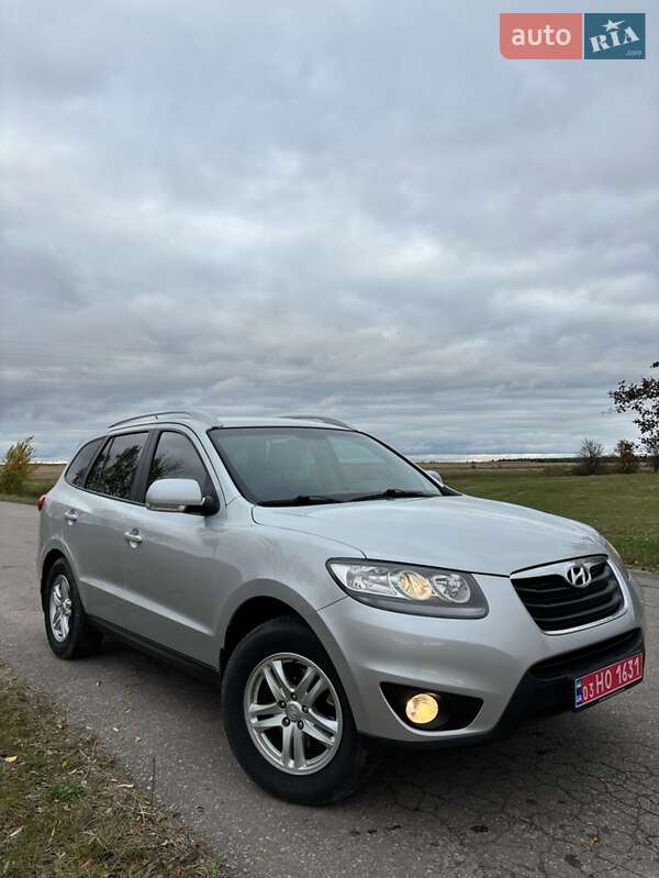 Позашляховик / Кросовер Hyundai Santa FE 2010 в Сарнах