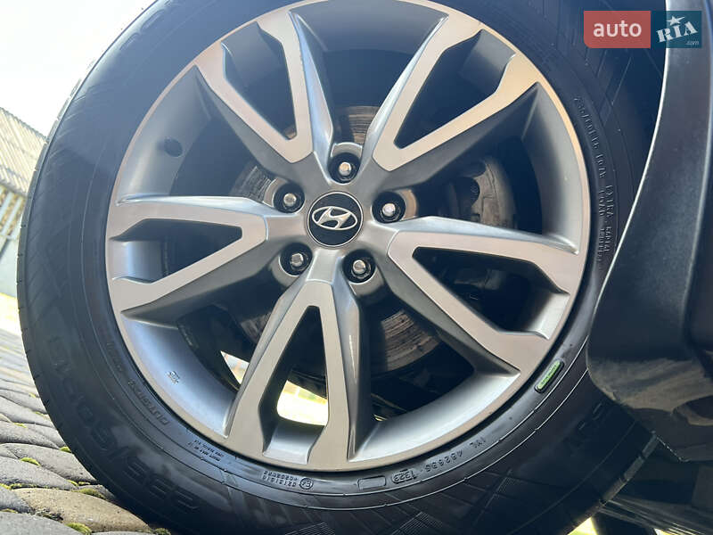 Внедорожник / Кроссовер Hyundai Santa FE 2013 в Ивано-Франковске