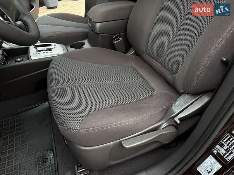 Внедорожник / Кроссовер Hyundai Santa FE 2012 в Киеве