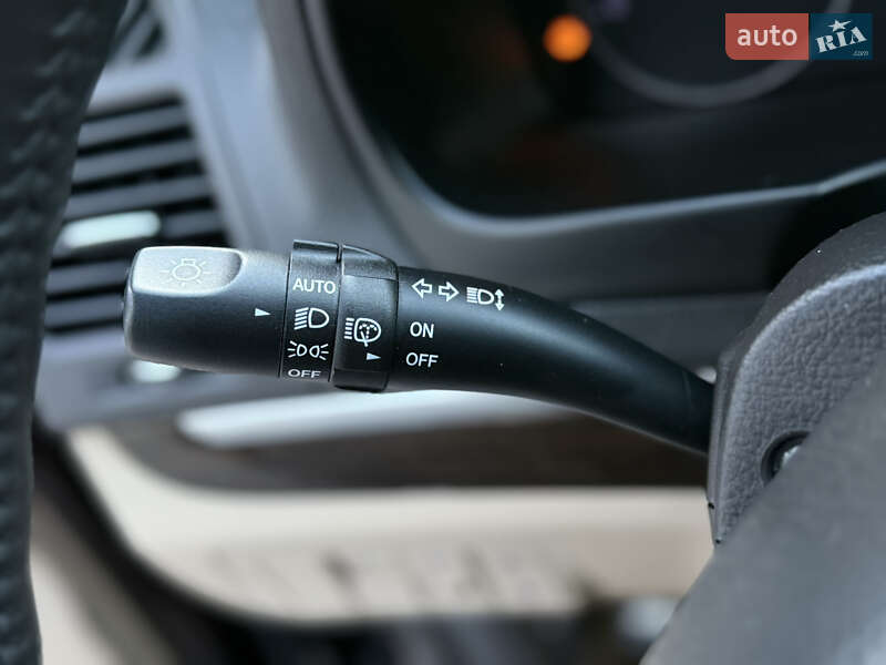 Внедорожник / Кроссовер Hyundai Santa FE 2011 в Одессе