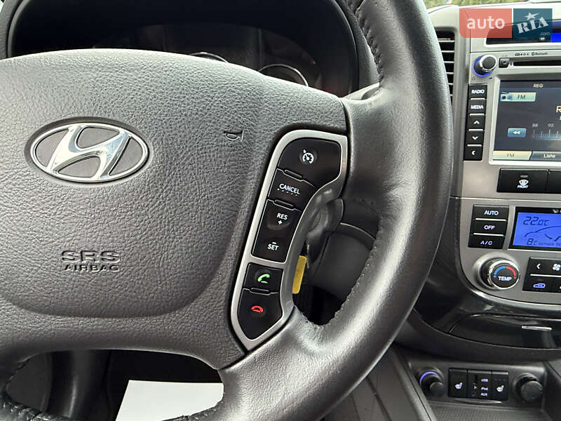 Внедорожник / Кроссовер Hyundai Santa FE 2012 в Ровно