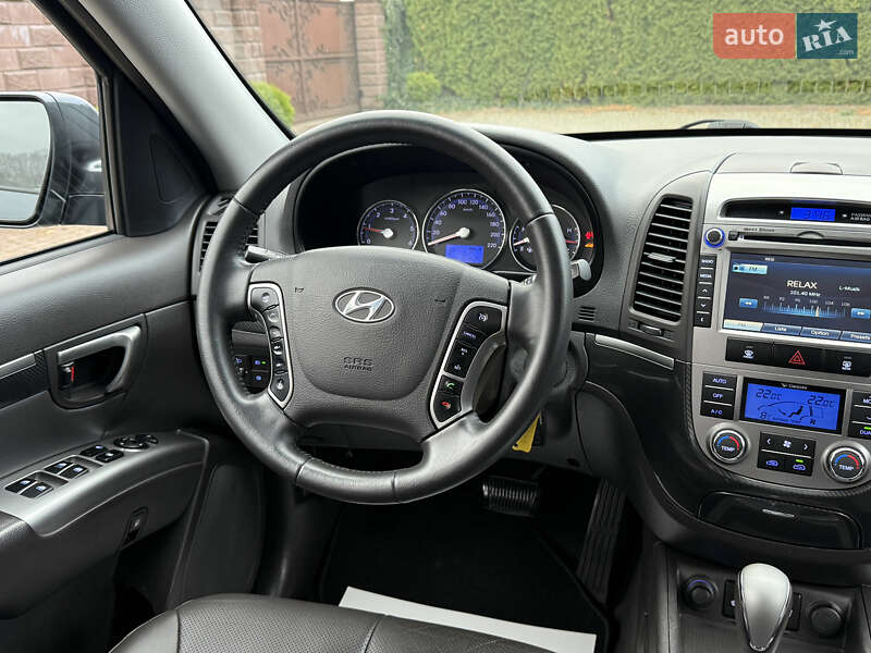 Внедорожник / Кроссовер Hyundai Santa FE 2012 в Ровно