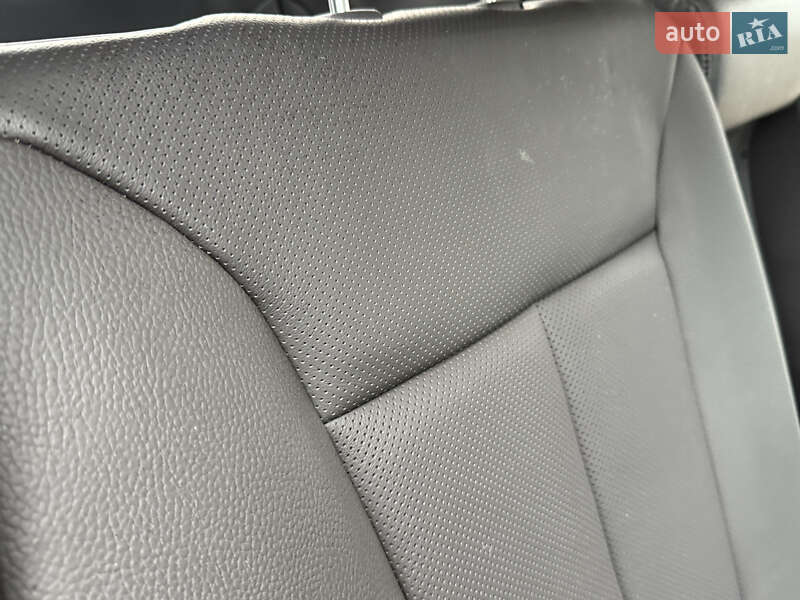 Внедорожник / Кроссовер Hyundai Santa FE 2012 в Ровно