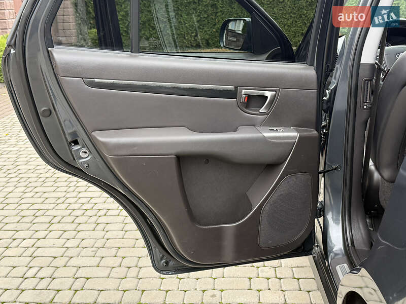 Внедорожник / Кроссовер Hyundai Santa FE 2012 в Ровно