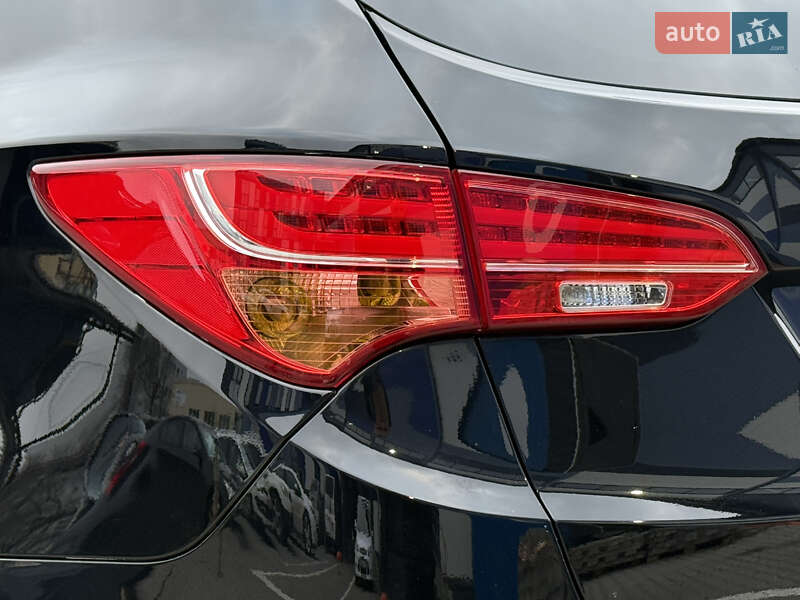 Внедорожник / Кроссовер Hyundai Santa FE 2014 в Ровно
