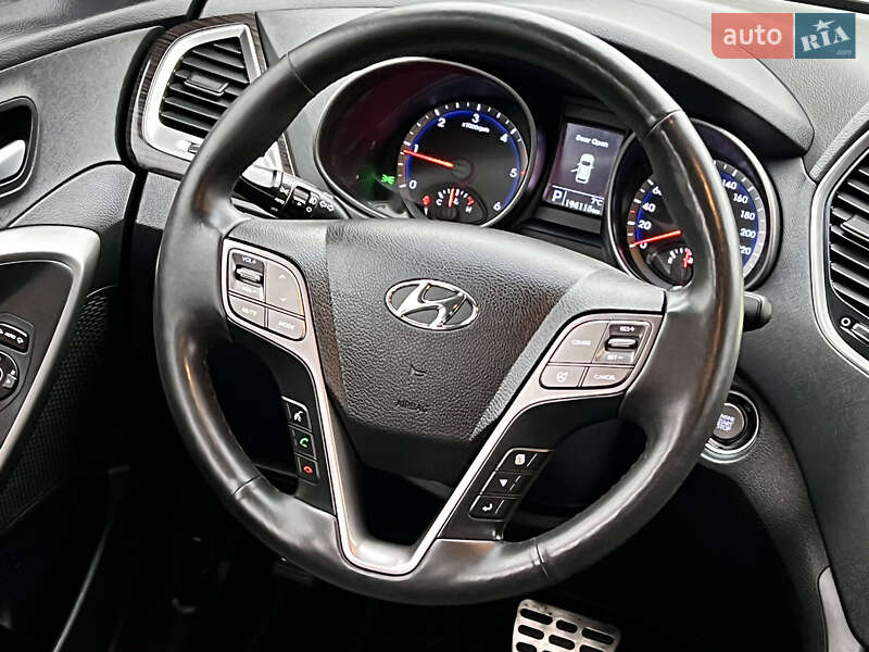 Внедорожник / Кроссовер Hyundai Santa FE 2015 в Черкассах