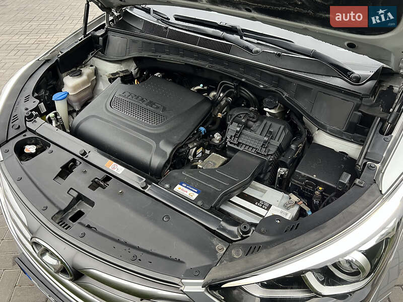 Внедорожник / Кроссовер Hyundai Santa FE 2015 в Черкассах