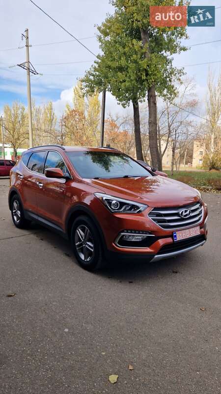 Позашляховик / Кросовер Hyundai Santa FE 2016 в Миколаєві