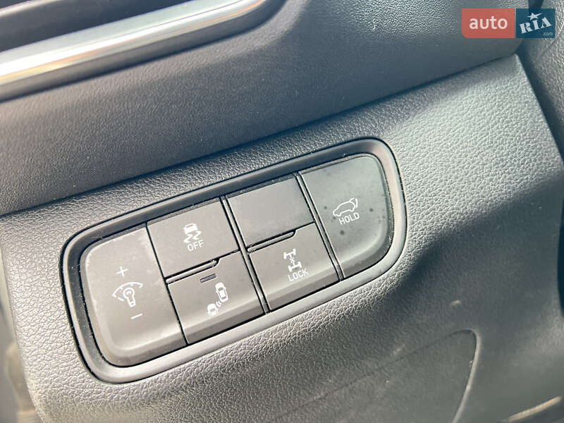 Внедорожник / Кроссовер Hyundai Santa FE 2019 в Виннице