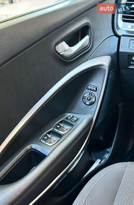Внедорожник / Кроссовер Hyundai Santa FE 2015 в Львове фото 9 Внедорожник / Кроссовер Hyundai Santa FE 2015 в Львове
