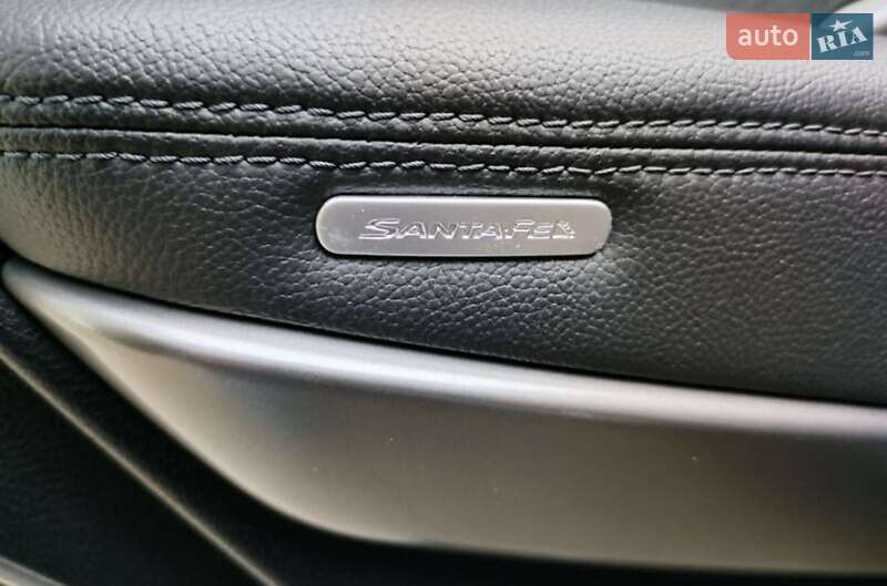 Внедорожник / Кроссовер Hyundai Santa FE 2016 в Болехове