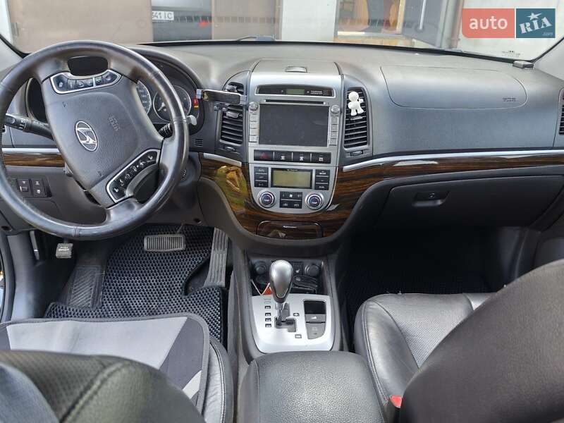 Внедорожник / Кроссовер Hyundai Santa FE 2011 в Ровно