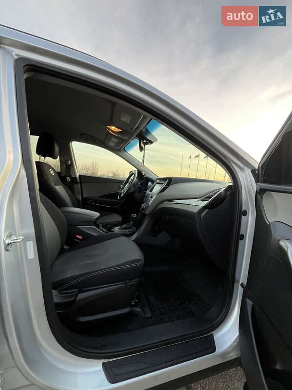 Внедорожник / Кроссовер Hyundai Santa FE 2017 в Киеве