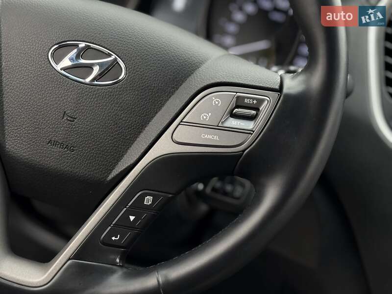 Внедорожник / Кроссовер Hyundai Santa FE 2017 в Виннице