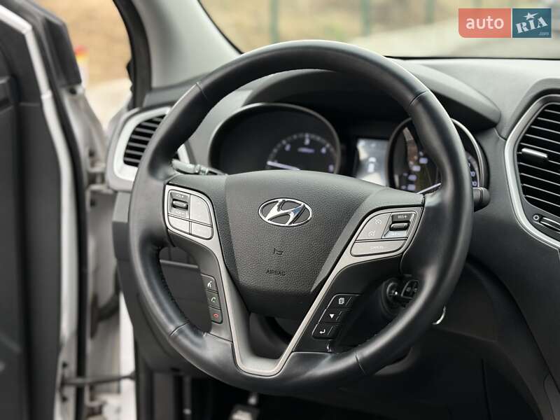 Внедорожник / Кроссовер Hyundai Santa FE 2017 в Виннице