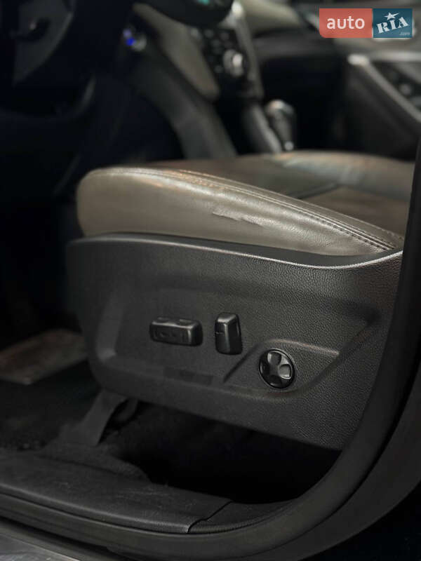 Внедорожник / Кроссовер Hyundai Santa FE 2015 в Днепре фото 34 Внедорожник / Кроссовер Hyundai Santa FE 2015 в Днепре