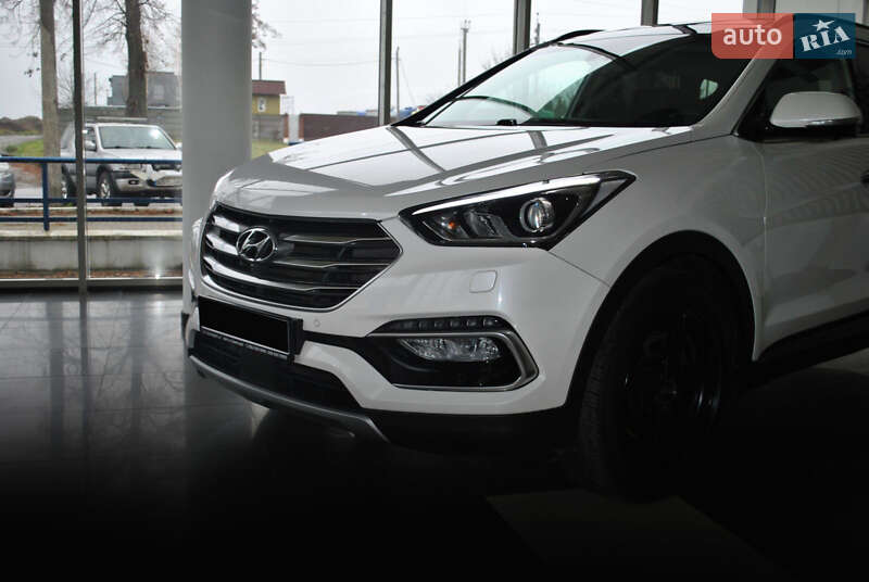 Внедорожник / Кроссовер Hyundai Santa FE 2017 в Ровно