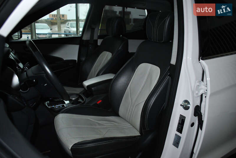 Внедорожник / Кроссовер Hyundai Santa FE 2017 в Ровно