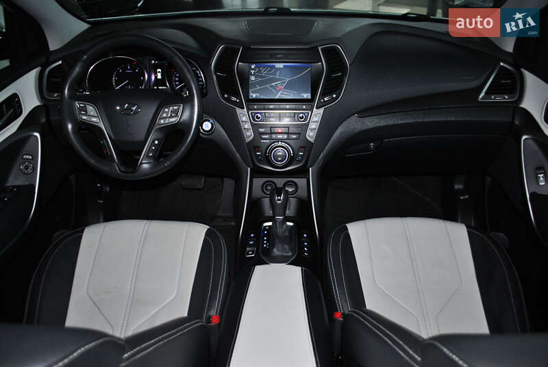 Внедорожник / Кроссовер Hyundai Santa FE 2017 в Ровно