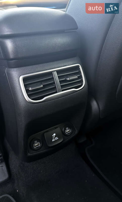 Внедорожник / Кроссовер Hyundai Santa FE 2022 в Киеве