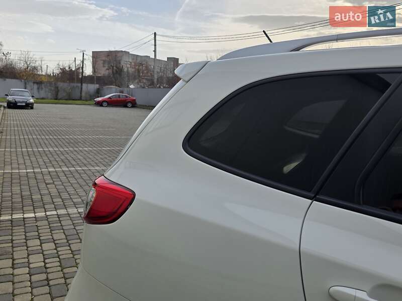 Внедорожник / Кроссовер Hyundai Santa FE 2011 в Ивано-Франковске