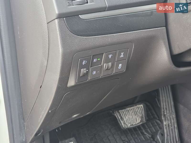 Внедорожник / Кроссовер Hyundai Santa FE 2011 в Ивано-Франковске