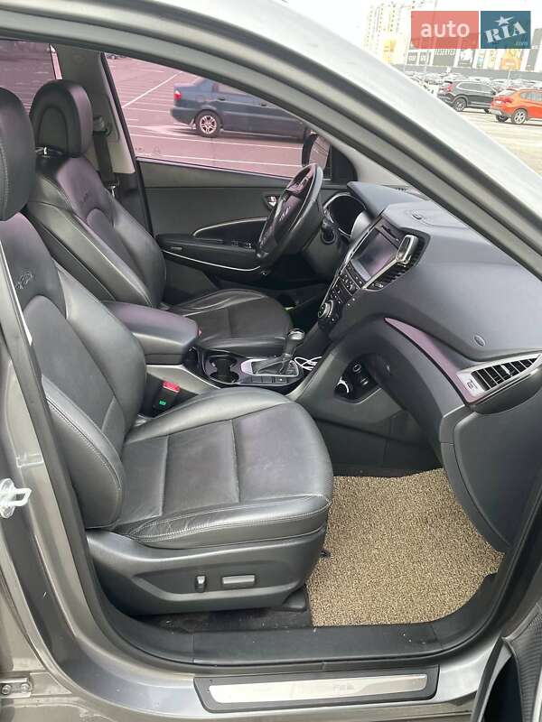 Внедорожник / Кроссовер Hyundai Santa FE 2016 в Киеве