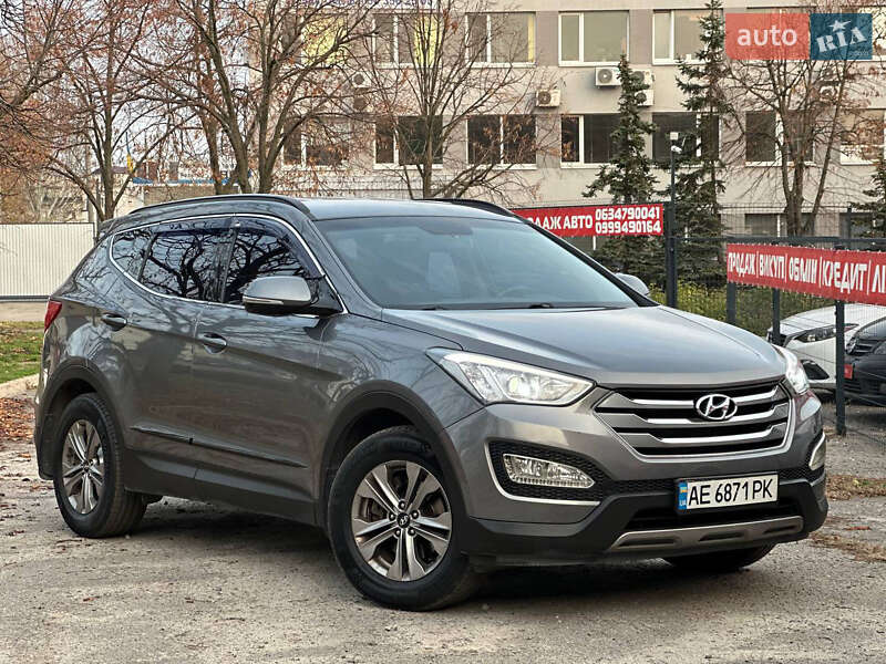 Позашляховик / Кросовер Hyundai Santa FE 2015 в Дніпрі