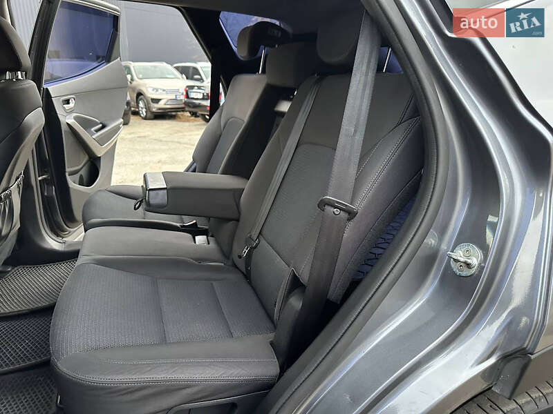 Позашляховик / Кросовер Hyundai Santa FE 2015 в Дніпрі