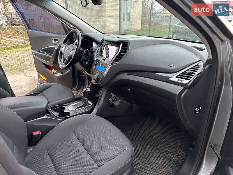 Позашляховик / Кросовер Hyundai Santa FE 2015 в Дніпрі