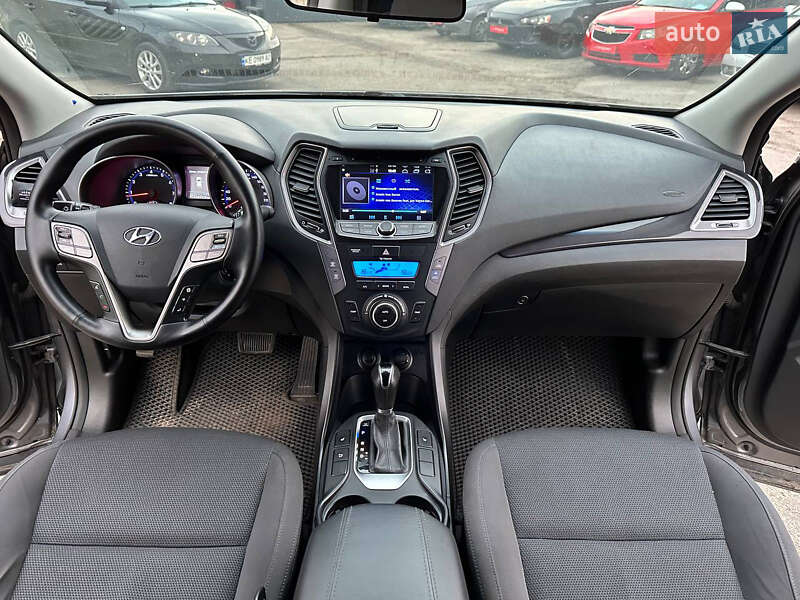 Позашляховик / Кросовер Hyundai Santa FE 2015 в Дніпрі