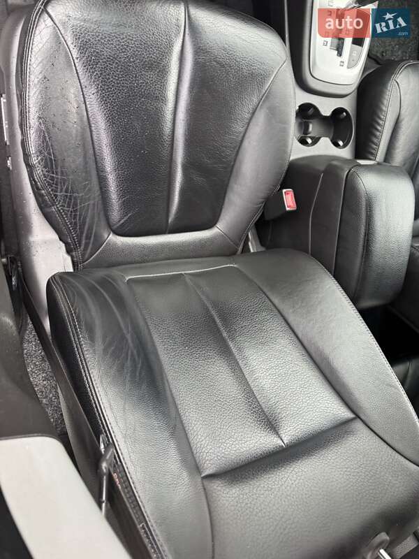 Внедорожник / Кроссовер Hyundai Santa FE 2011 в Киеве