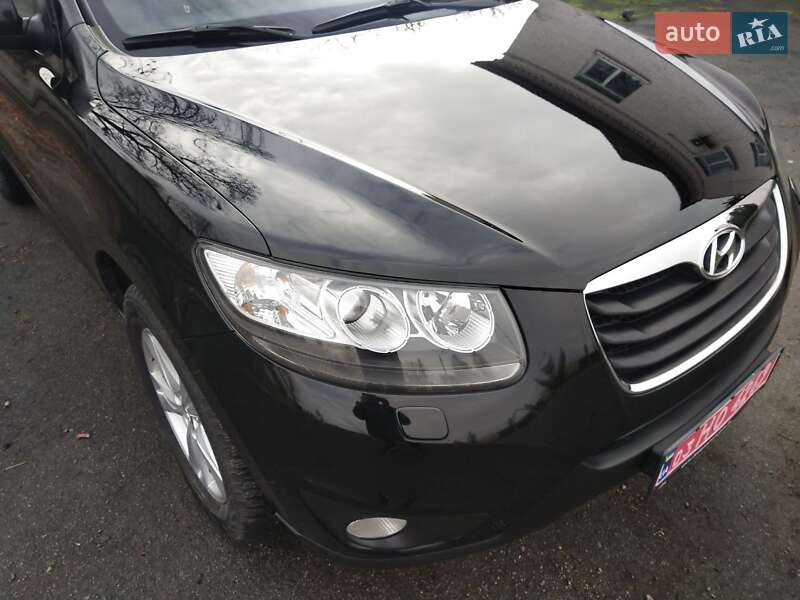 Внедорожник / Кроссовер Hyundai Santa FE 2011 в Киеве
