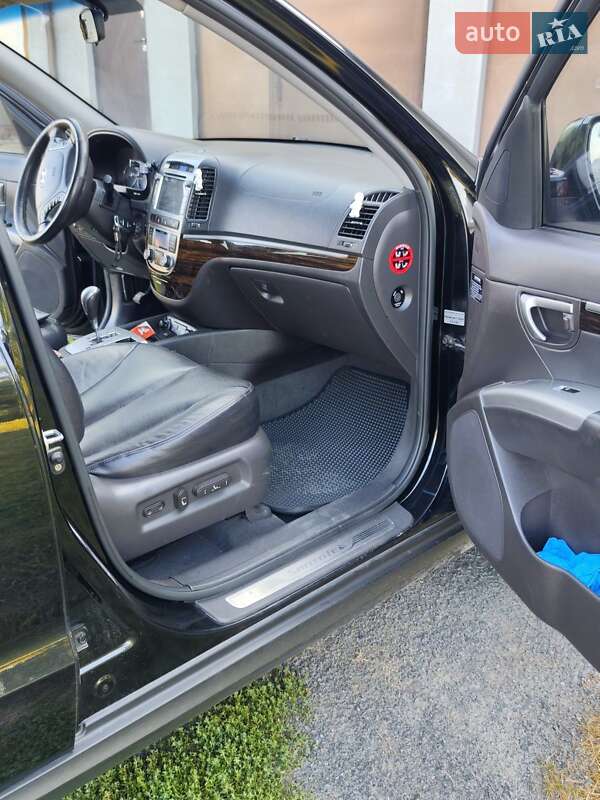 Внедорожник / Кроссовер Hyundai Santa FE 2011 в Ровно