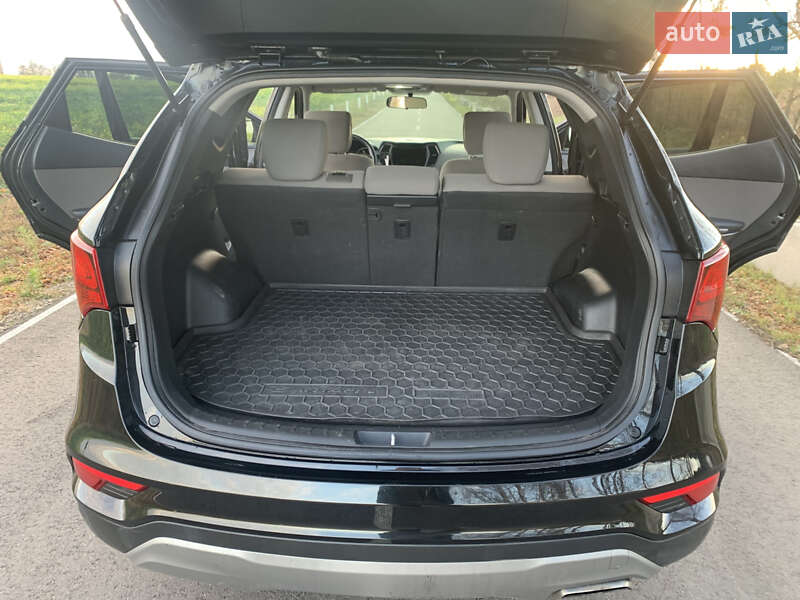 Внедорожник / Кроссовер Hyundai Santa FE 2016 в Броварах