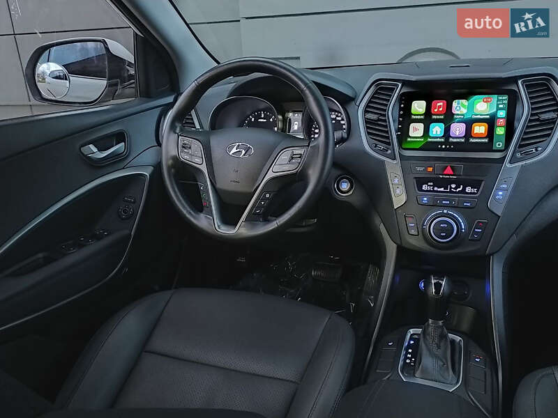 Внедорожник / Кроссовер Hyundai Santa FE 2016 в Киеве