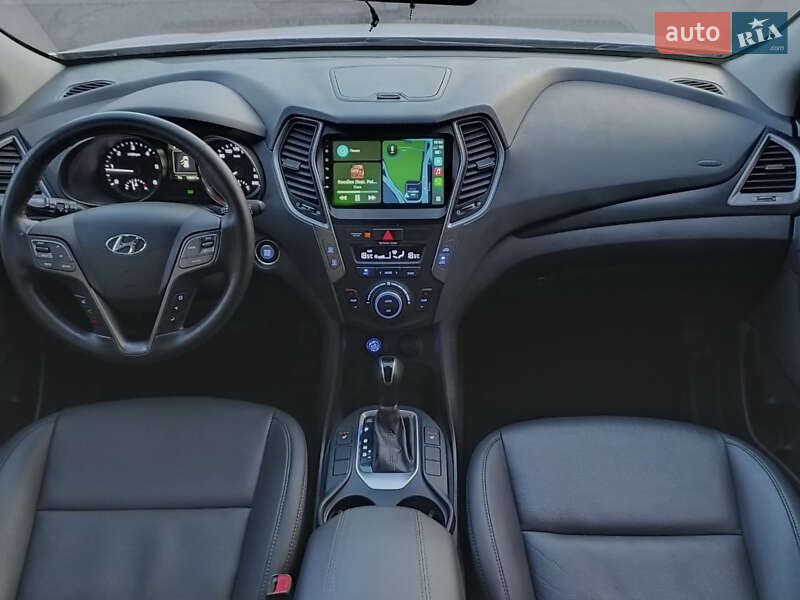 Внедорожник / Кроссовер Hyundai Santa FE 2016 в Киеве