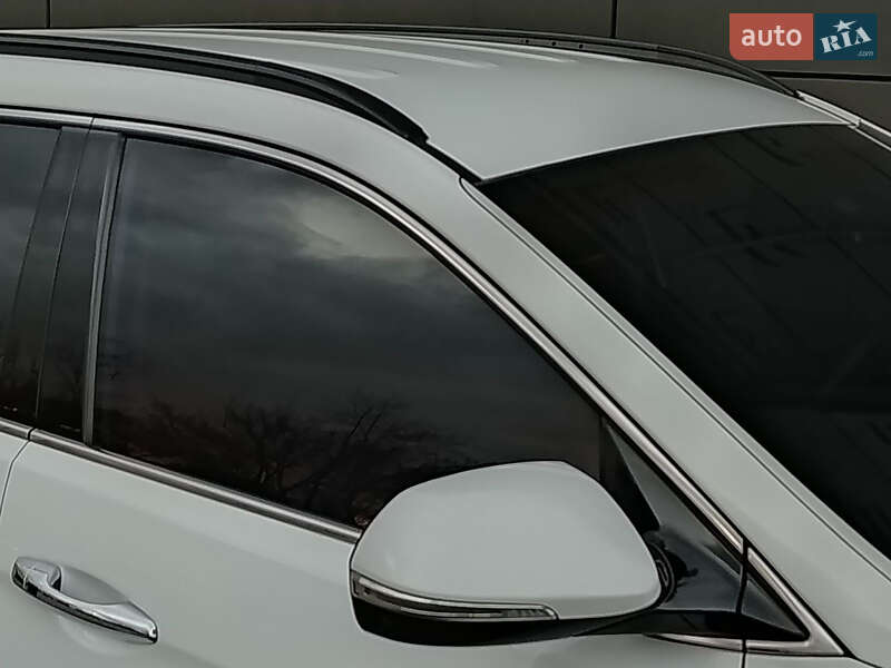 Внедорожник / Кроссовер Hyundai Santa FE 2016 в Киеве