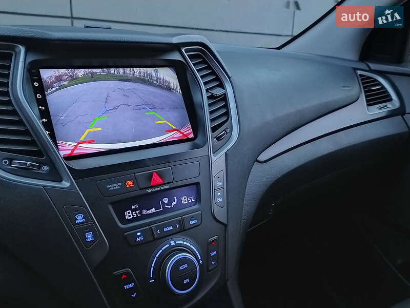 Внедорожник / Кроссовер Hyundai Santa FE 2016 в Киеве